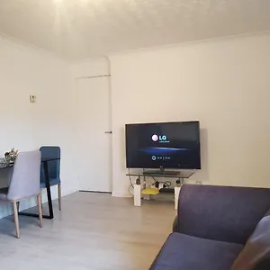  Holiday home 2 Bedroom Flat Near Heathrow Airport